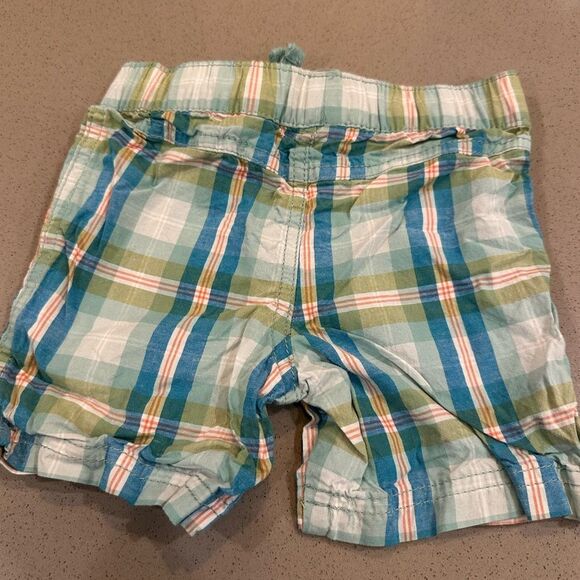 Bundle of three baby boy plaid shorts: brands carters , first impressions - Picture 6 of 9